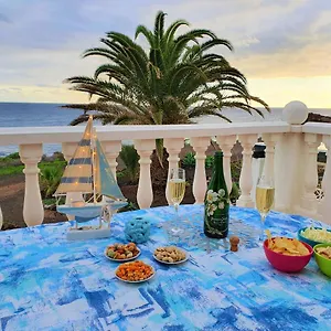 https://azul-window-apartment.tenerifehoteles.net